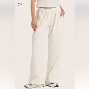 Set Active Easy Pant in Blanc